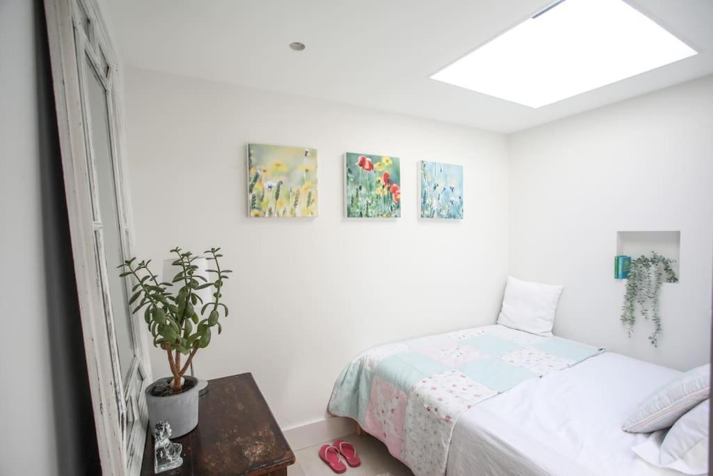 Stunning, Architecturally Designed Garden With Parking Appartamento Londra